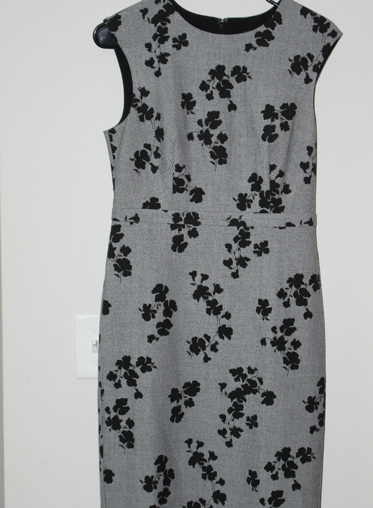 ANN TAYLOR FLORAL PRINT DRESS